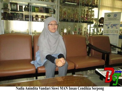 009 - Nadia Siswi MAN Insan Cendikia Serpong Raih Rangking 9 Hasil UN Tingkat Nasional