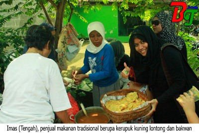 011 - Pesta Rakyat Situ Bungur, Berkah Buat Penjual Makanan Tradisional